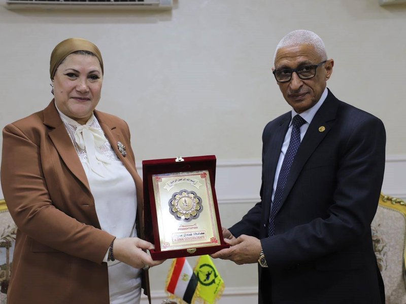 رئيسة المجلس القومي للطفولة والأمومة تبحث مع محافظ شمال سيناء